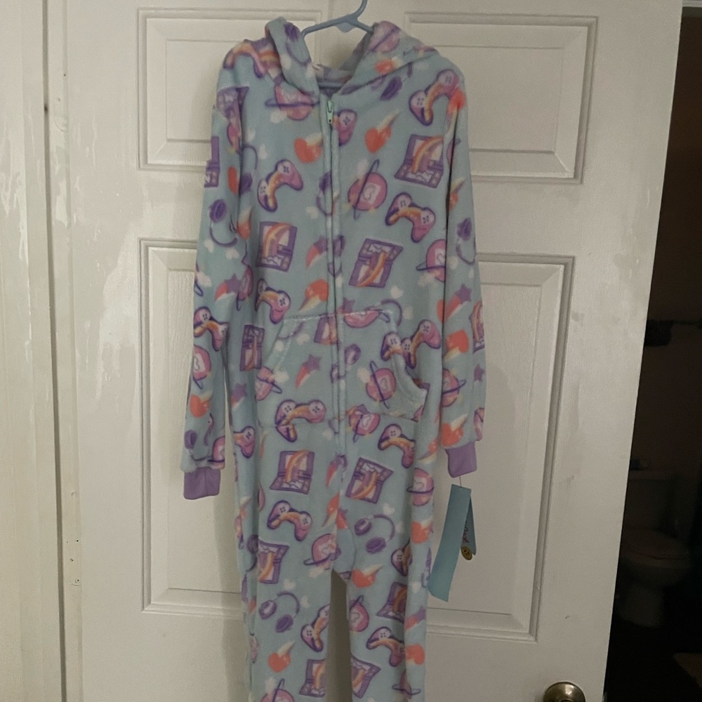 Girls onesie size S (6-6X)